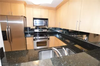 Photo #2: 2661228 Listing 