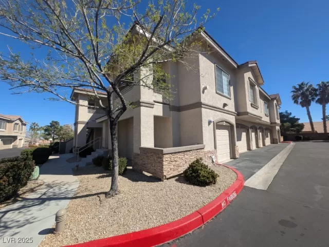 MLS: 2661260 Condo For Sale