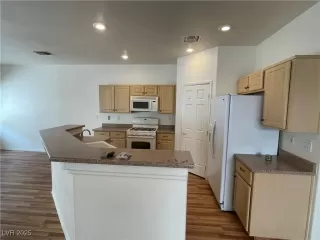 Photo #6: 2661276 Listing 