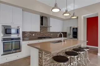 Photo #2: 2661280 Listing 