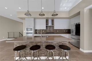 Photo #4: 2661280 Listing 
