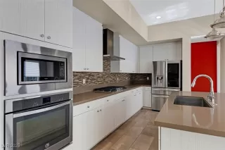 Photo #5: 2661280 Listing 