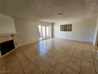 Photo #4: 2661287 Listing 