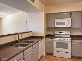 Photo #1: 2661293 Listing 