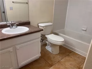 Photo #3: 2661293 Listing 