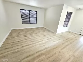 Photo #4: 2661301 Listing 