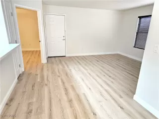 Photo #5: 2661301 Listing 