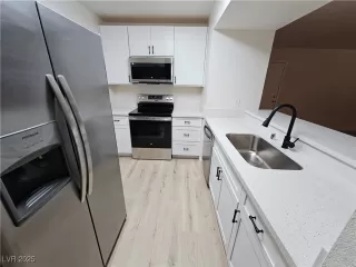 Photo #6: 2661301 Listing 