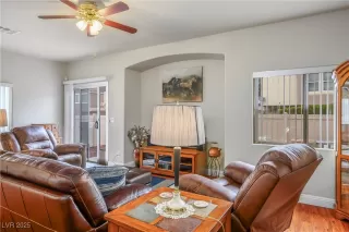 Photo #6: 2661330 Listing