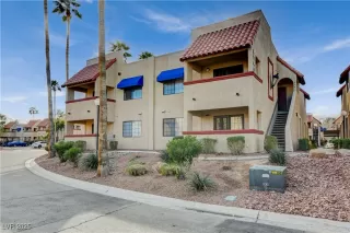 Photo #2: 2661339 Listing