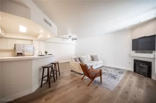 Photo #2: 2661345 Listing 