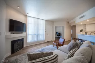 Photo #5: 2661345 Listing 