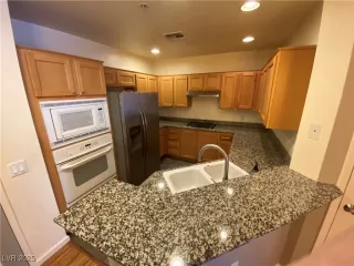 Photo #2: 2661402 Listing 