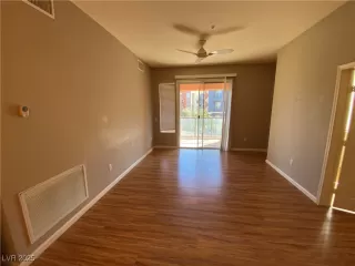 Photo #4: 2661402 Listing 