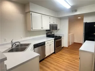 Photo #4: 2661418 Listing 