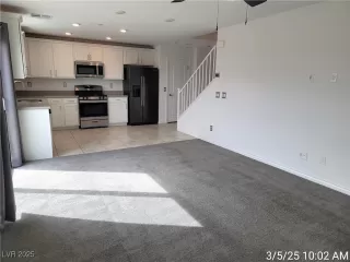 Photo #5: 2661427 Listing 