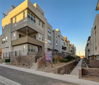 Photo #4: 2661432 Listing 