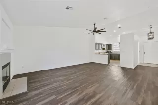 Photo #4: 2661443 Listing