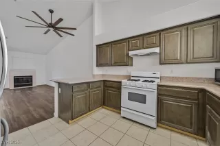 Photo #6: 2661443 Listing