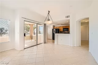 Photo #6: 2661453 Listing