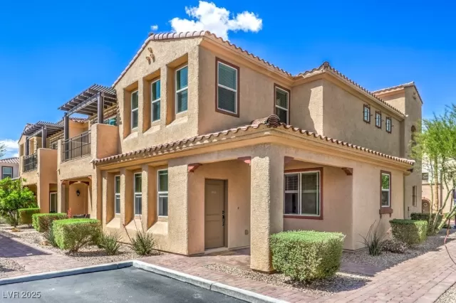 MLS: 2661489 Condo For Sale