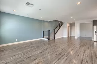 Photo #5: 2661489 Listing