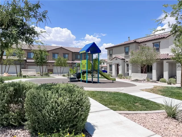 MLS: 2661503 Condo For Sale