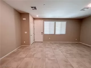 Photo #2: 2661503 Listing 