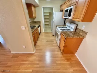 Photo #3: 2661507 Listing 