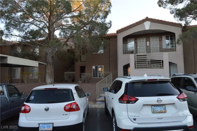 MLS: 2661516 Condo For Sale