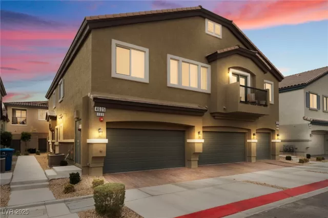 MLS: 2661526 Condo For Sale