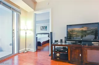 Photo #3: 2661550 Listing 