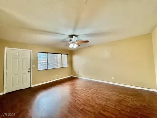 Photo #2: 2661556 Listing 