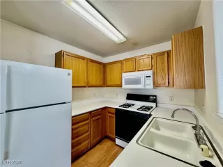 Photo #4: 2661565 Listing 