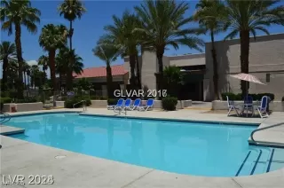 Photo #3: 2661572 Listing 