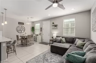 Photo #5: 2661579 Listing 