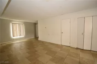 Photo #4: 2661621 Listing