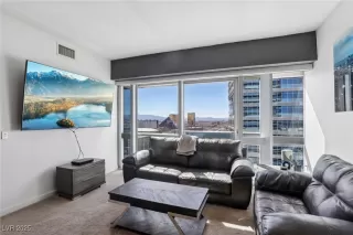 Photo #5: 2661630 Listing 