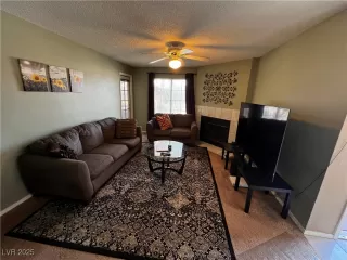 Photo #1: 2661637 Listing 