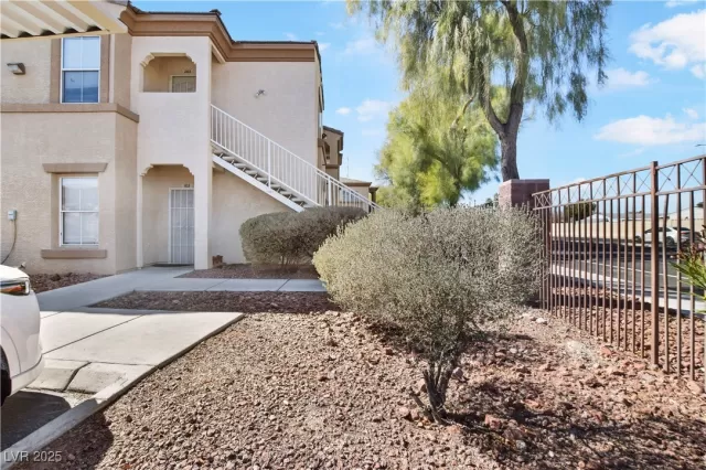 MLS: 2661648 Condo For Sale