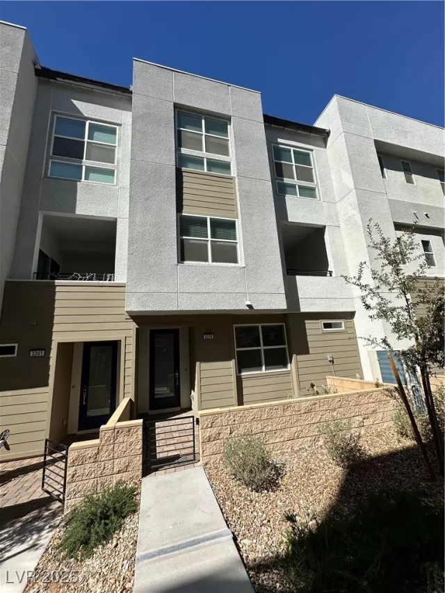 MLS: 2661684 Condo For Sale