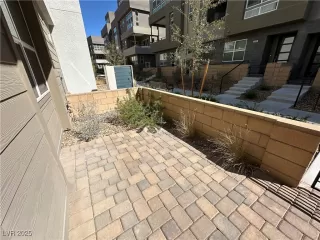 Photo #2: 2661684 Listing 