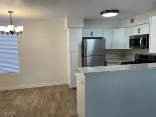 Photo #1: 2661688 Listing 