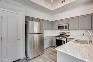 Photo #6: 2661721 Listing 