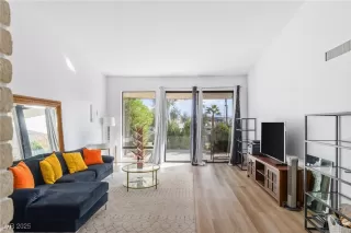 Photo #2: 2661751 Listing 