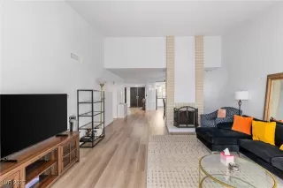 Photo #4: 2661751 Listing 