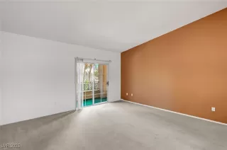 Photo #3: 2661796 Listing 