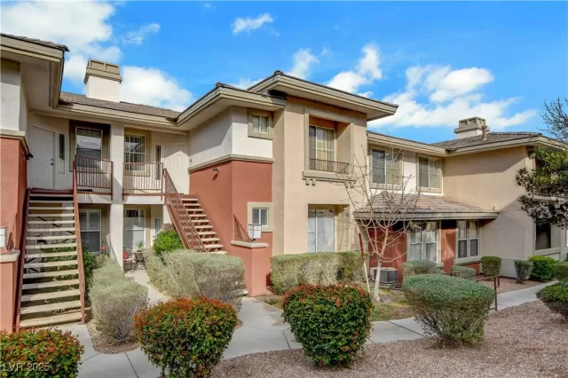 MLS: 2661799 Condo For Sale