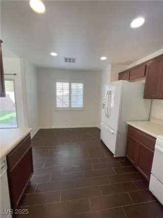 Photo #3: 2662805 Listing