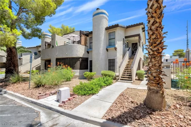 MLS: 2662845 Condo For Sale